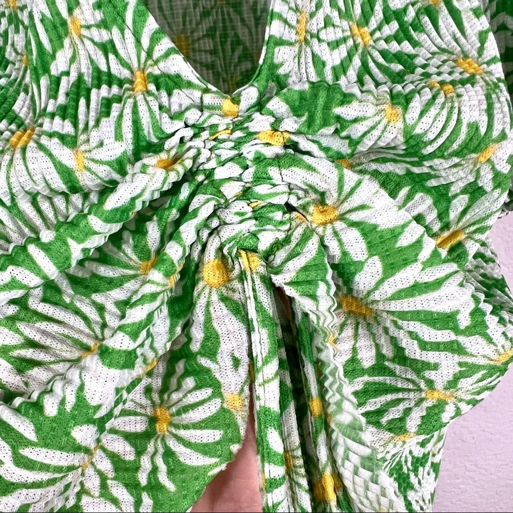 Zara green and white daisy ruched puff sleeve blouse size medium - Picture 8 of 11